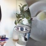 Dekle je pokazalo, kako odstraniti praske na krožnikih: njen videoposnetek