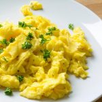 Kaj nadomestiti jajca za zajtrk: strokovnjaki za prehrano so poimenovali