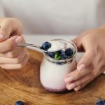 Zakaj je jogurt koristen za zdravje: strokovnjaki navajajo štiri glavne